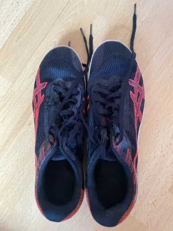 Used Asics Pointes Running Shoes