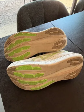 Asics Gel Nimbus 28 bike d'occasion — image 3 sur 3