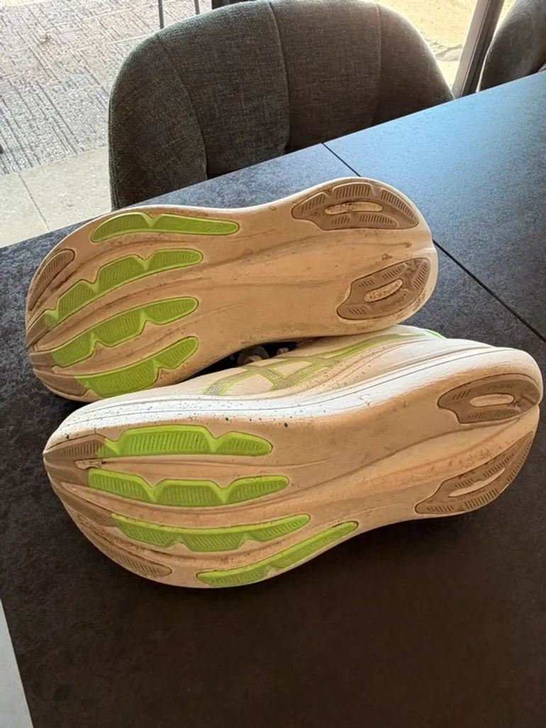 Asics Gel Nimbus 28 bike d'occasion — image 3 sur 3