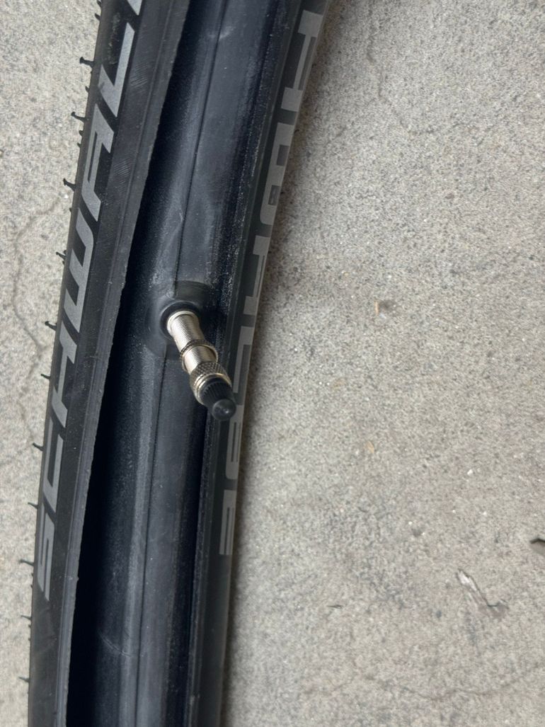 Używany Schwalbe Rapid Rob Tyres 2020 bike — zdjęcie 5 z 8