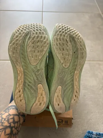Used New Balance Gel Nimbus 26 bike — image 3 of 4
