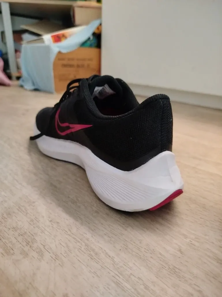 Used Nike Zoom Winflo 8 bike — image 4 of 10