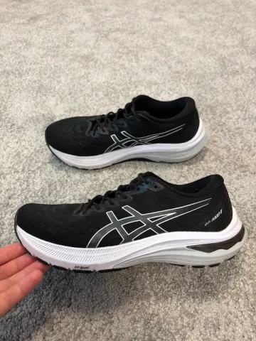 Gebrauchtes Asics Laufschuhe Running Shoes