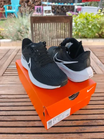 Used Pegasus Air Zoom 39 Running Shoes