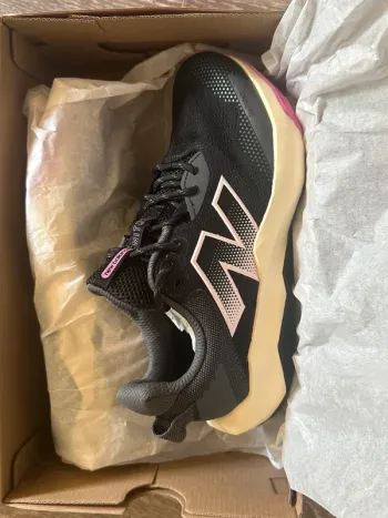 Used New Balance Basket News 38 Running Shoes