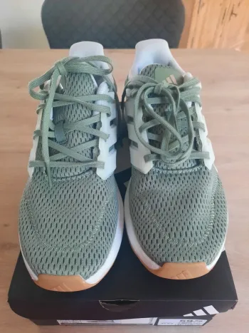 Used Adidas Ultimashow 2.0 Running Shoes