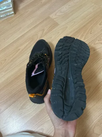 Used Asics Running Shoes bike — image 4 of 5