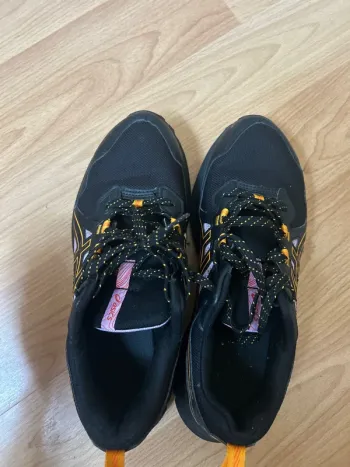 Used Asics Running Shoes bike — image 5 of 5