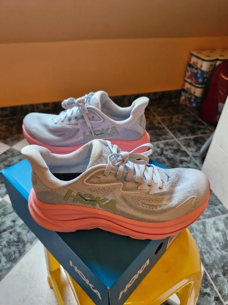 Used Hoka Clifton 10 bike — image 4 of 10