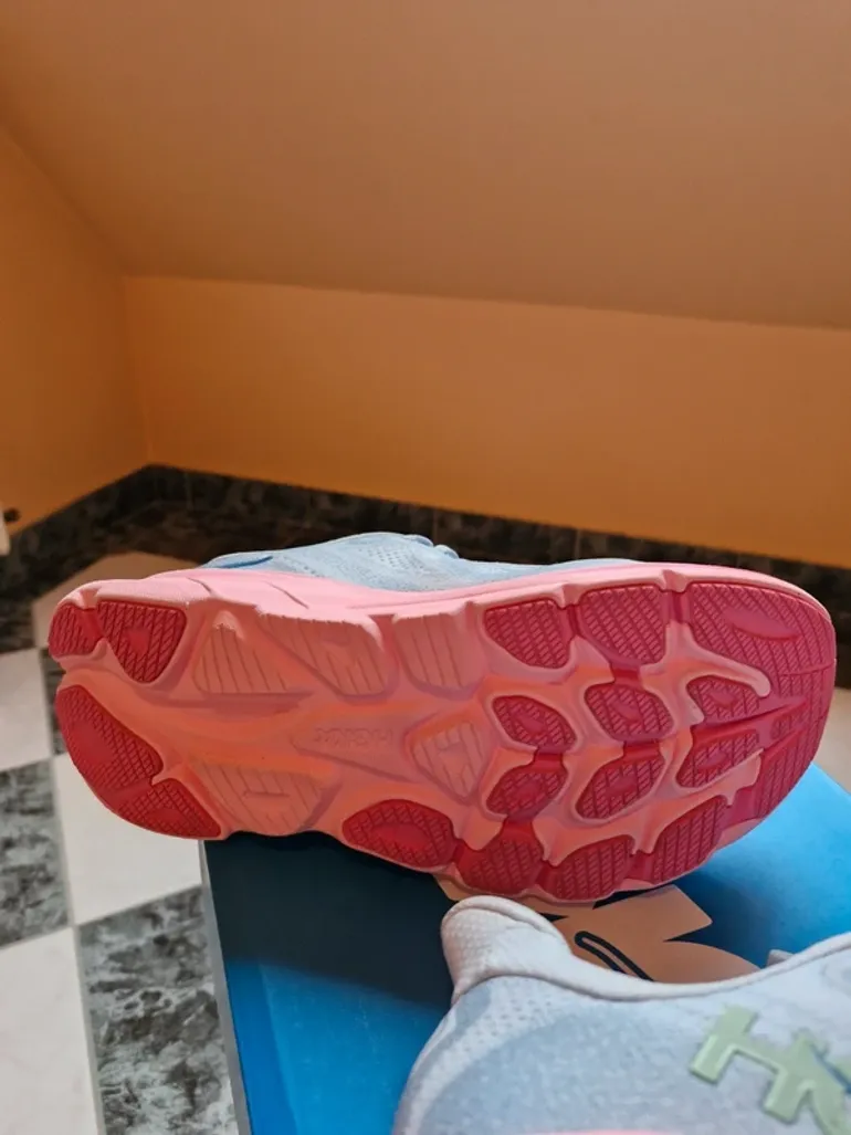 Used Hoka Clifton 10 bike — image 8 of 10