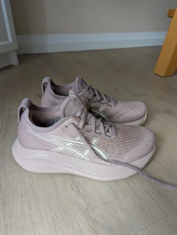 Tweedehands Asics GEL NIMBUS 27 bike — afbeelding 2 van 7