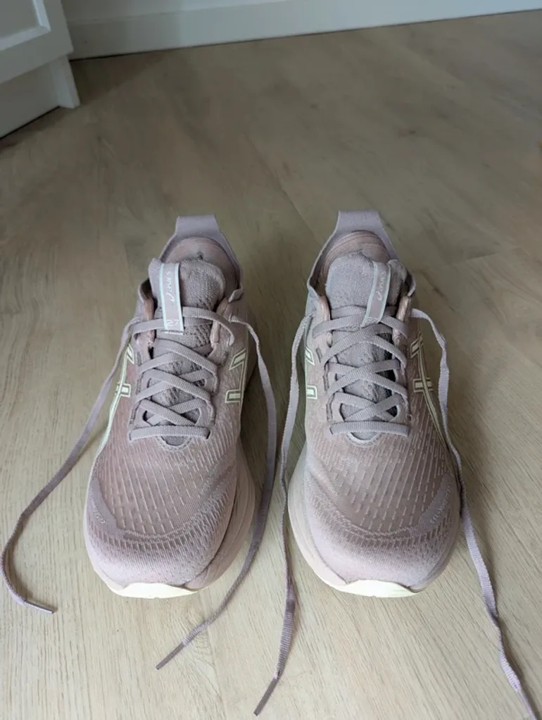 Tweedehands Asics GEL NIMBUS 27 bike — afbeelding 3 van 7