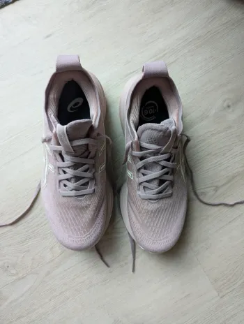 Tweedehands Asics GEL NIMBUS 27 bike — afbeelding 6 van 7
