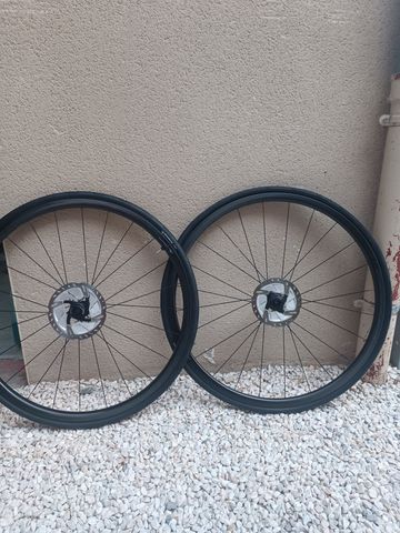 Used Dt Swiss PR 1400 Dicut Mon Chasseral Wheels Wheels