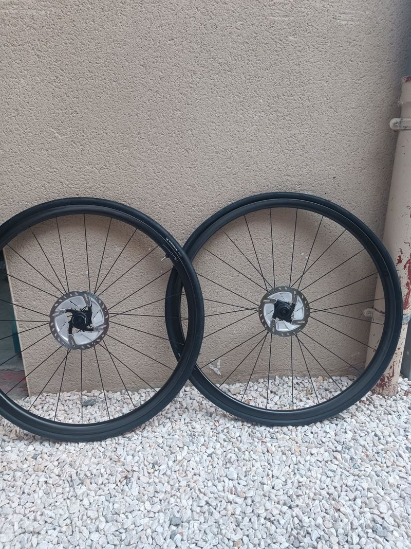 Used Dt Swiss PR 1400 Dicut Mon Chasseral Wheels Wheels