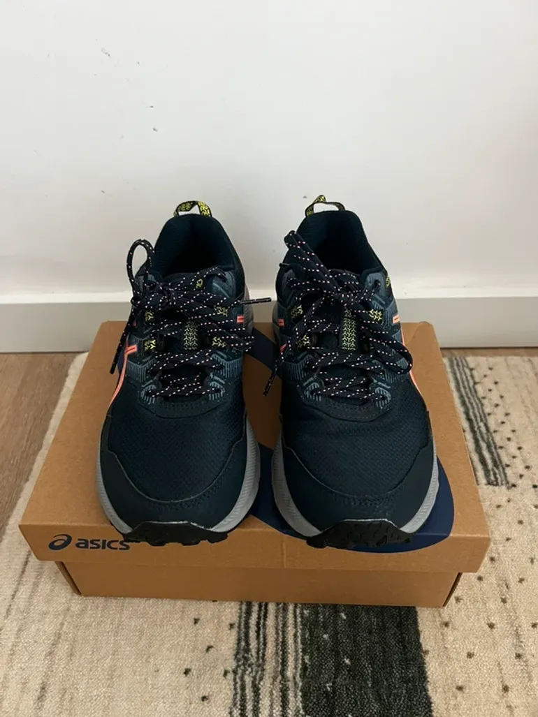 Used Asics Gel-Venture 9 bike — image 6 of 9