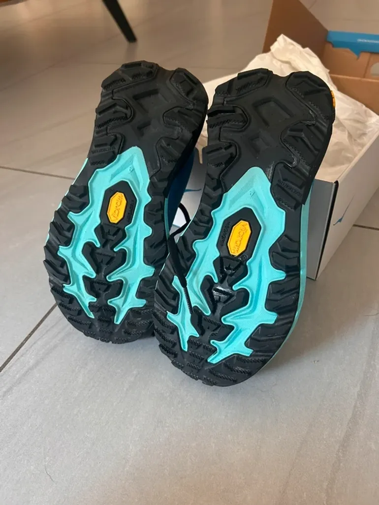 Used Hoka Mafate 5 bike — image 3 of 4