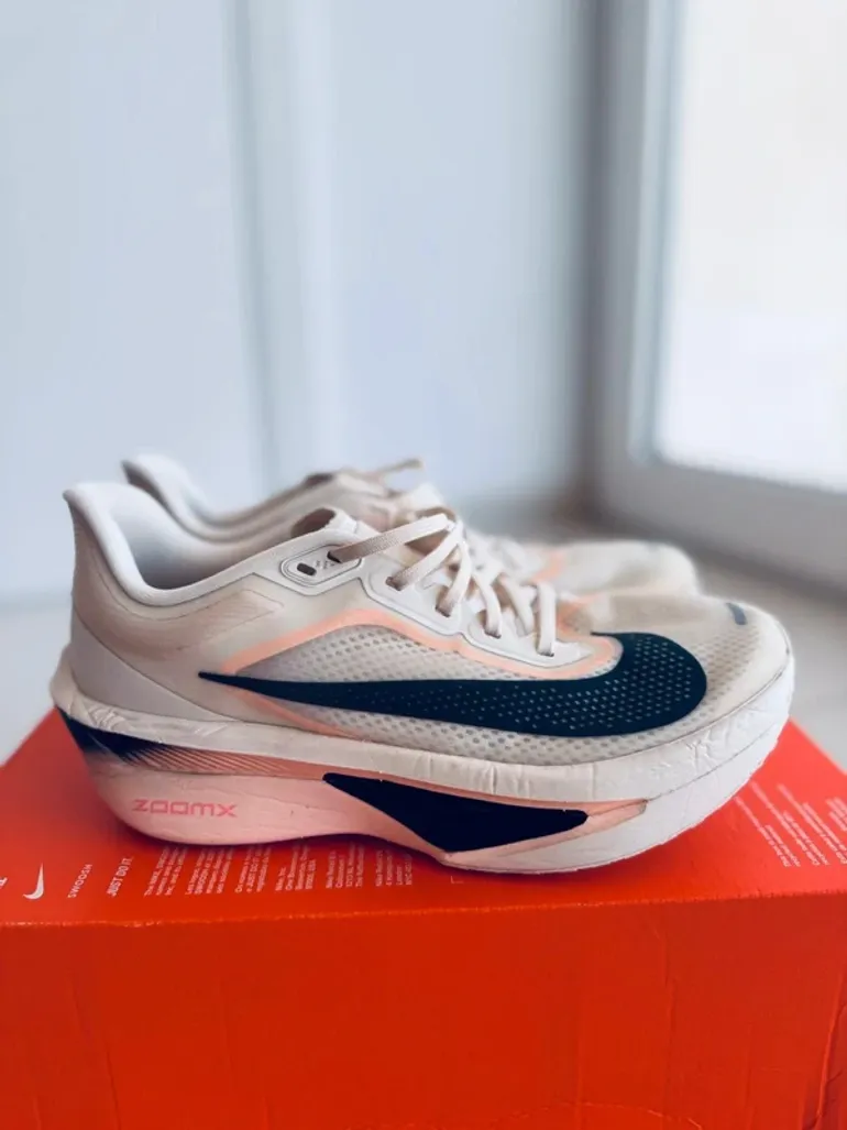 Used Nike Zoom Fly 6 bike — image 2 of 9