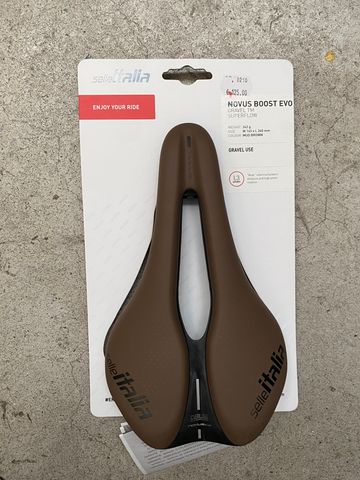 Brugt Selle Italia Novus Boost Evo Gravel TM Superflow Saddles & Seatposts