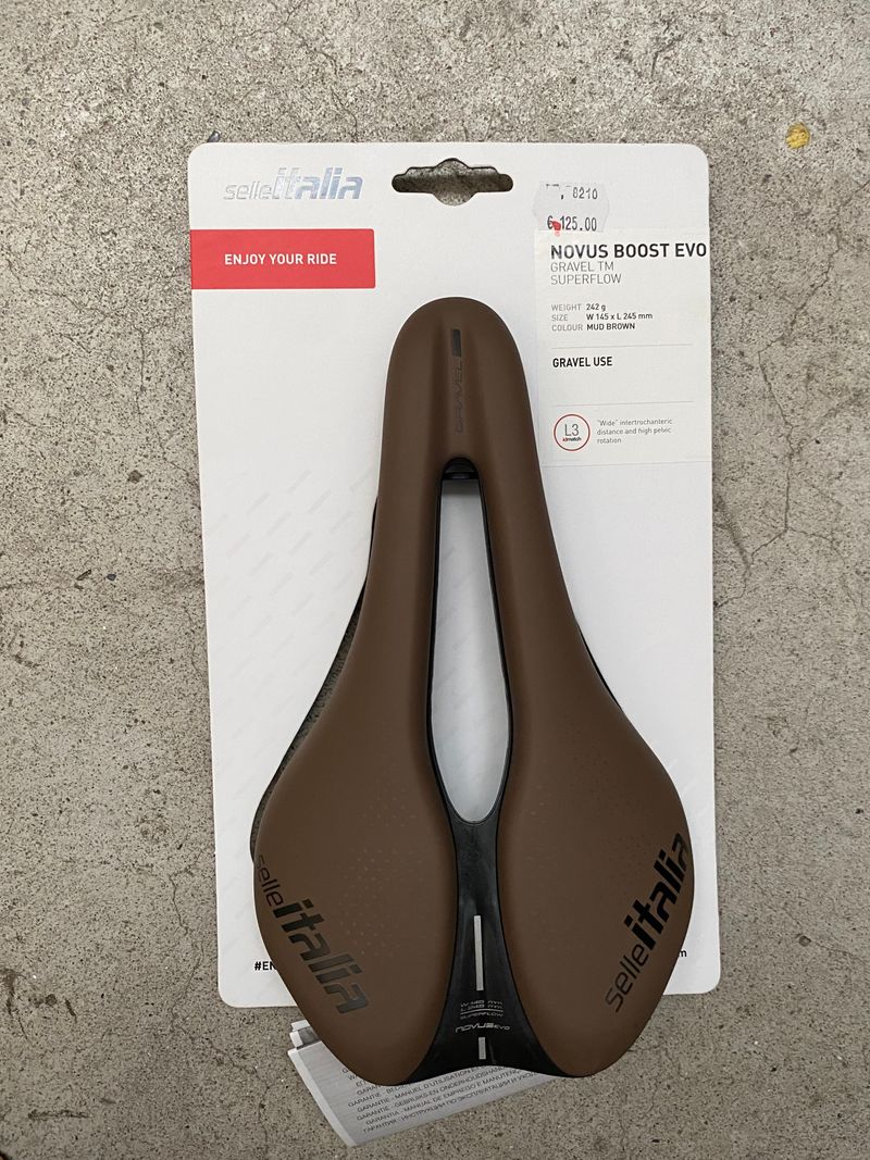 Käytetty Selle Italia Novus Boost Evo Gravel TM Superflow Saddles & Seatposts