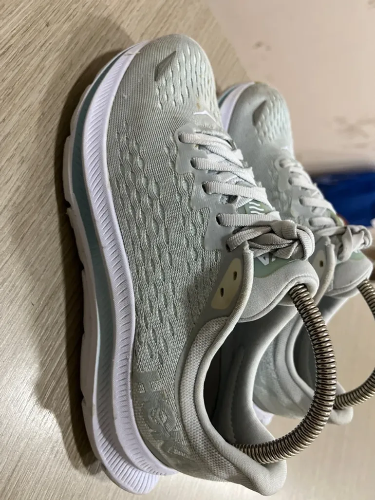 Used Hoka Donna Azzurro bike — image 3 of 8