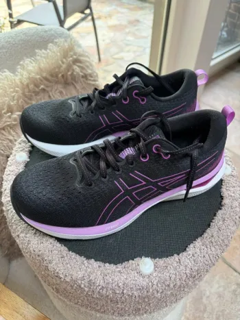 Tweedehands Asics Gel Glorify Running Shoes
