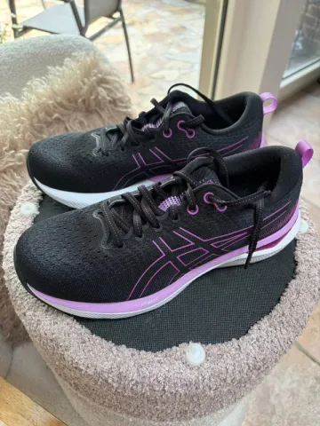 Used Asics Gel Glorify Running Shoes