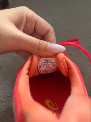 Used Asics Running Shoes bike — image 3 of 5