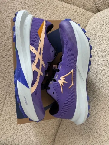 Used Asics Fudji Lite 6 Running Shoes