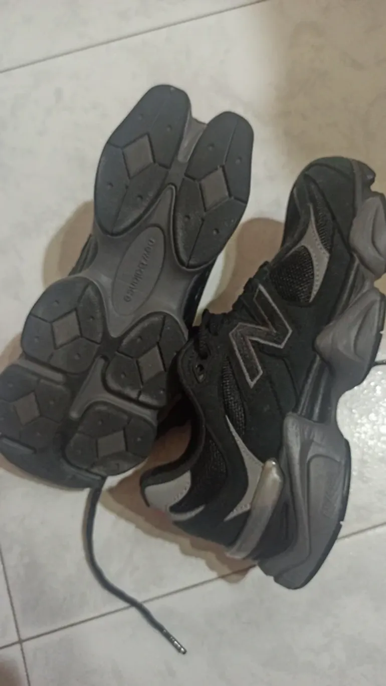 Used New Balance B9060 bike — image 5 of 5