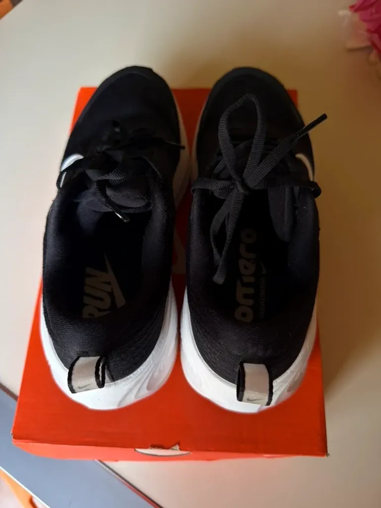 Used Nike Vomero Plus bike — image 4 of 4