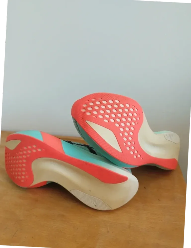 Použité Asics Metaspeed Sky bike — obrázek 8 z 9