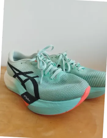 Použité Asics Metaspeed Sky Running Shoes