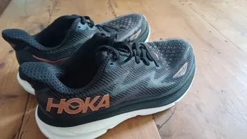 Used Hoka Clifton 9 Running Shoes
