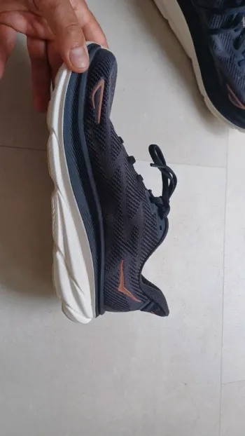 Used Hoka Clifton 9 bike — image 6 of 9