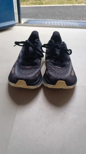 Used Hoka Clifton 9 bike — image 5 of 9