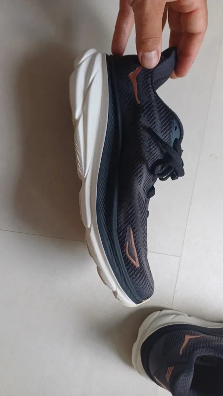 Used Hoka Clifton 9 bike — image 7 of 9
