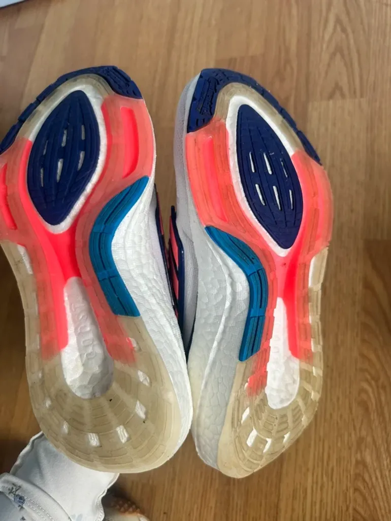 Used Adidas Ultraboost 22 W 2022 bike — image 7 of 9