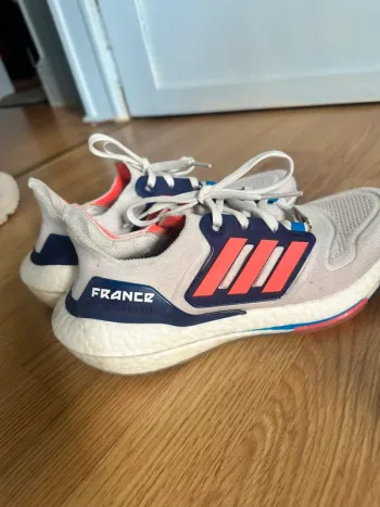 Used Adidas Ultraboost 22 W 2022 Running Shoes