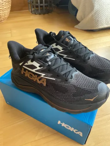 Použité Hoka Challenger 8 Running Shoes