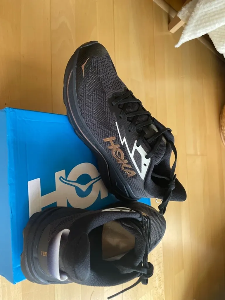 Used Hoka Challenger 8 bike — image 9 of 9