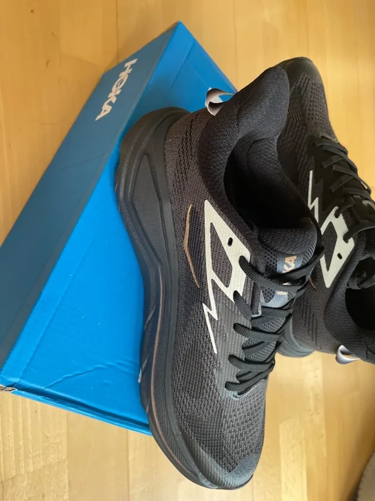 Used Hoka Challenger 8 bike — image 3 of 9