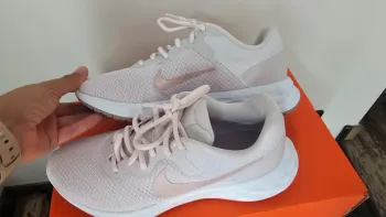 Nike Running Shoes Running Shoes usato
