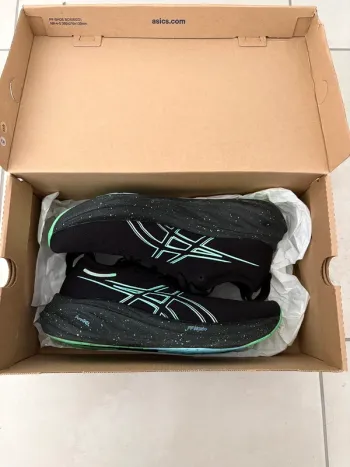 Used Asics GEL-Nimbus 26 Running Shoes