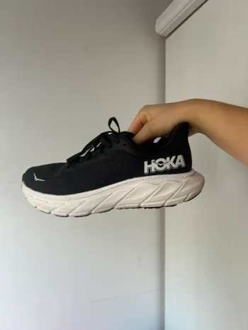Used Hoka Arahi 7 Wide Running Shoes