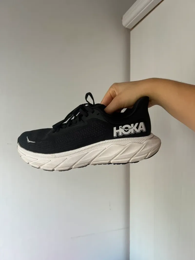 Hoka Arahi 7 Wide Running Shoes usato