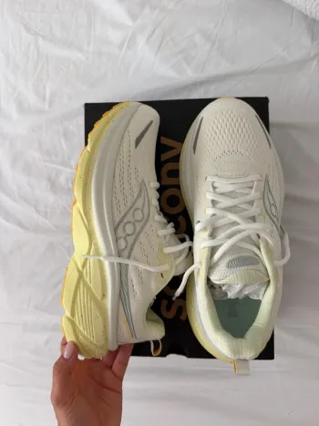 Saucony Hurricane 25 Running Shoes de segunda mano