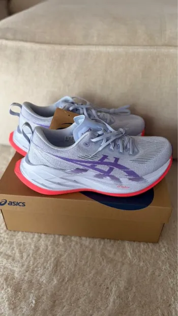 Used Asics Superblast 2 Running Shoes