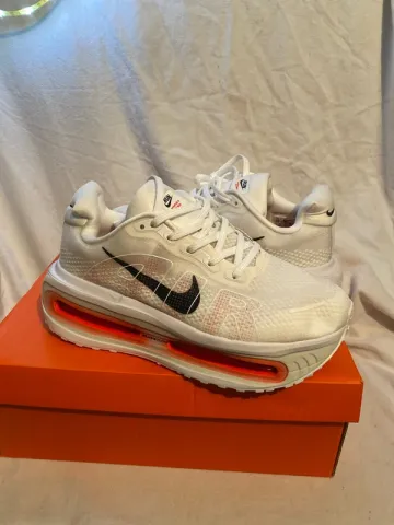 Used Premium Vomero Running Shoes