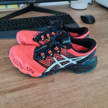 Używany Asics Gel-Fujitrabuco Sky Running Shoes